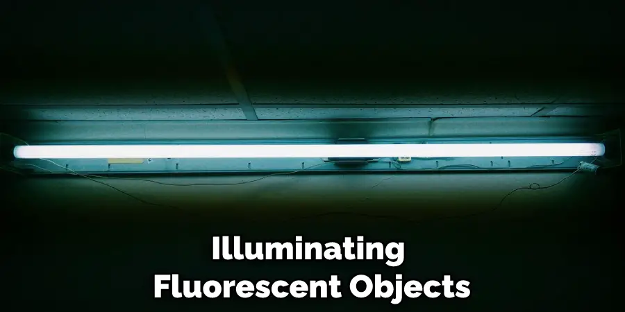 Illuminating Fluorescent Objects