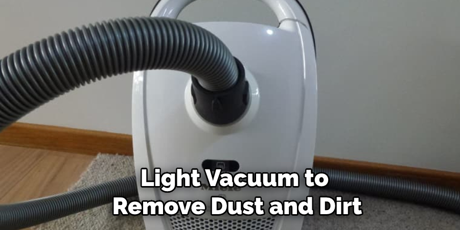 Light Vacuum to Remove Dust and Dirt