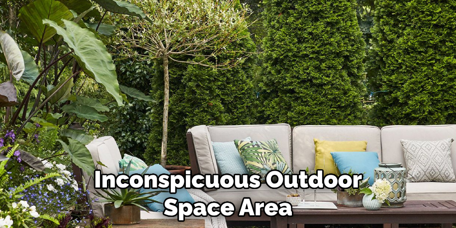 Inconspicuous Outdoor Space Area