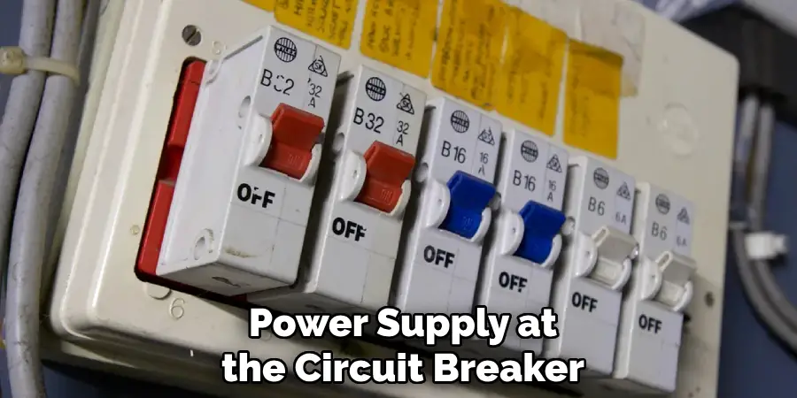 Power Supply at the Circuit Breaker