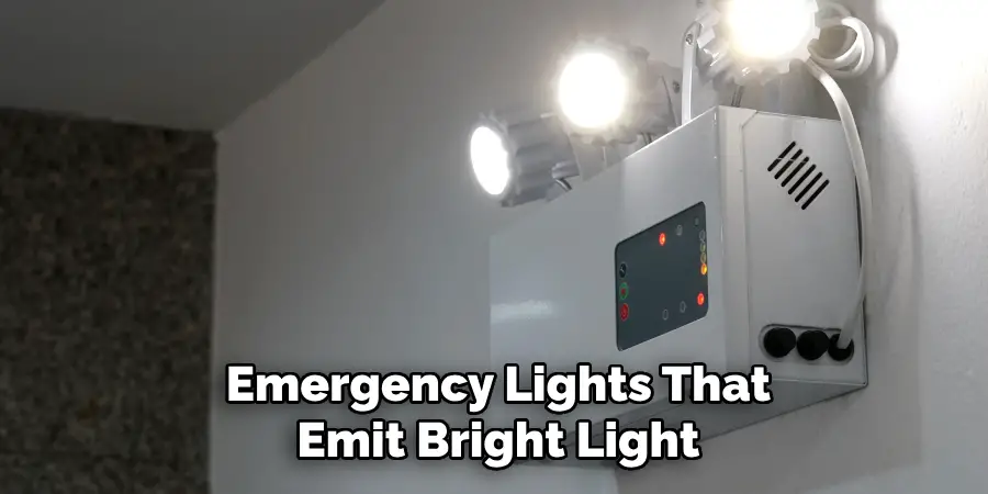 Emergency Lights That Emit Bright Light