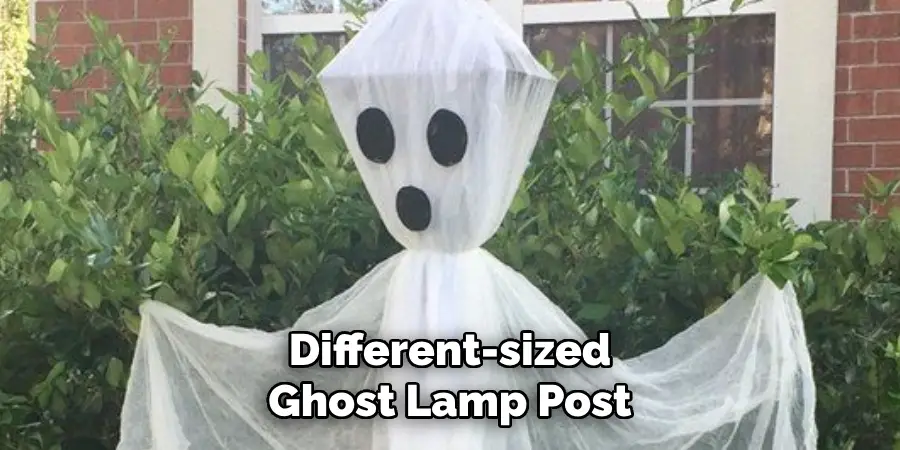 Different-sized
Ghost Lamp Post