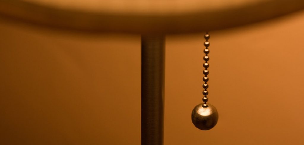 How to Replace Pull Chain Lamp Socket