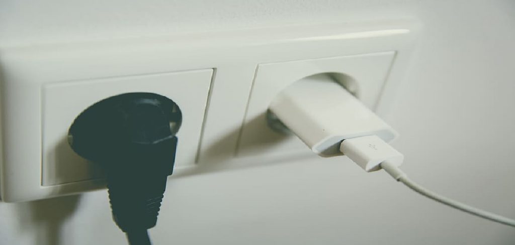 How to Wire a Light Socket