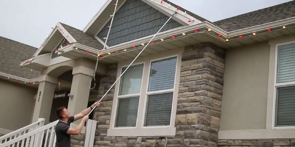 How to Hang Christmas Lights on Roof Without Ladder