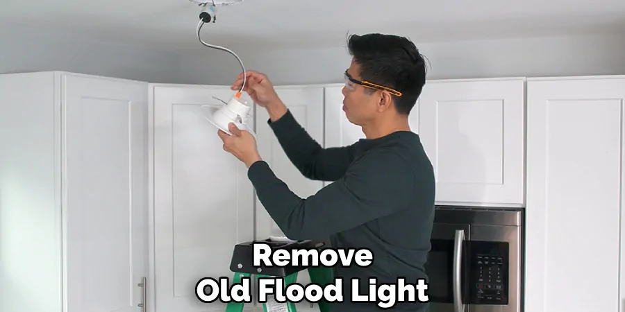 Remove
Old Flood Light