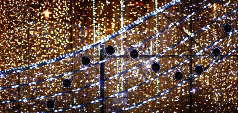 How to Hang Net Lights on Ceiling